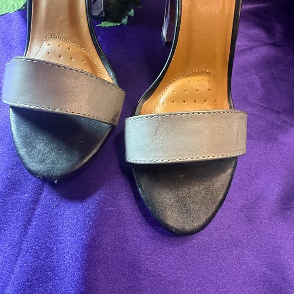 NWOT 📌Patrizia by Spring Step Ankle Strap Heels Buckle Sandal Funky Graphic - Picture 2 of 12